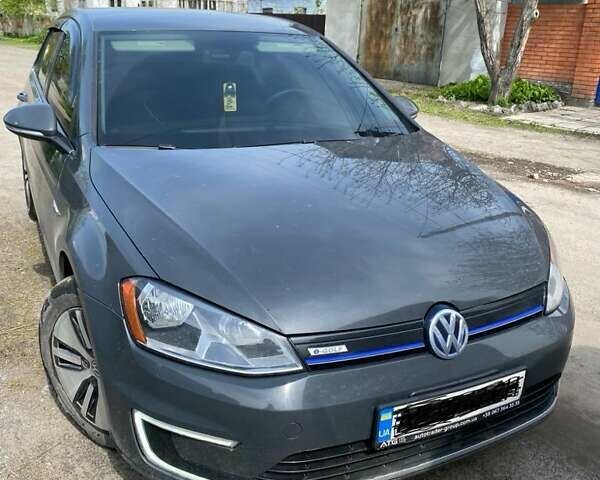 Фольксваген e-Golf, объемом двигателя 0 л и пробегом 125 тыс. км за 9600 $, фото 1 на Automoto.ua