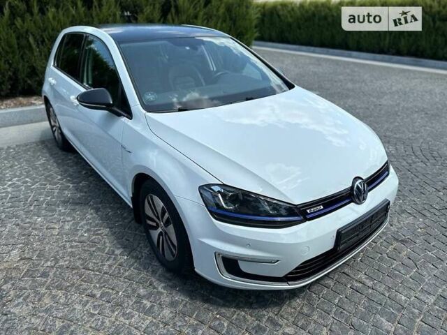 Фольксваген e-Golf, объемом двигателя 0 л и пробегом 121 тыс. км за 15000 $, фото 1 на Automoto.ua