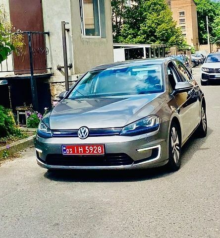 Фольксваген e-Golf, объемом двигателя 0 л и пробегом 137 тыс. км за 9111 $, фото 1 на Automoto.ua