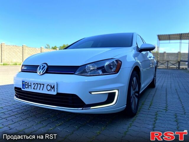 Фольксваген e-Golf, объемом двигателя 0 л и пробегом 95 тыс. км за 12200 $, фото 1 на Automoto.ua