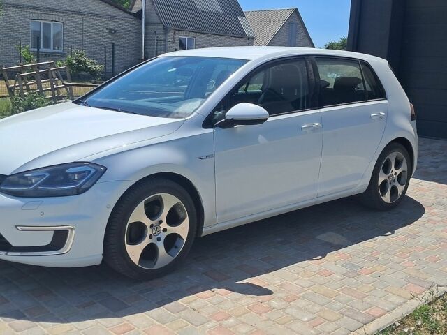 Фольксваген e-Golf, объемом двигателя 0 л и пробегом 167 тыс. км за 11500 $, фото 1 на Automoto.ua