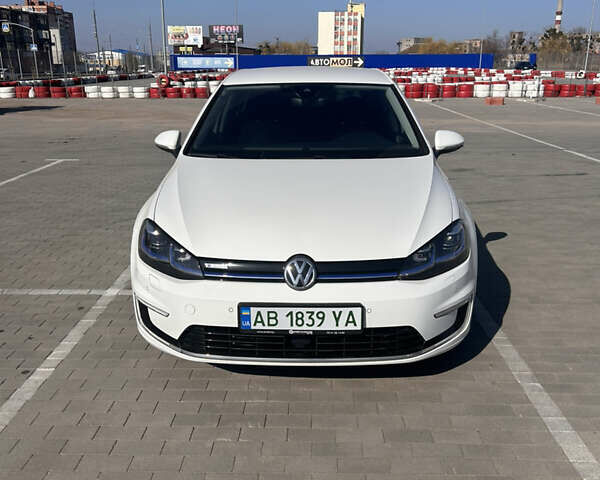 Фольксваген e-Golf, объемом двигателя 0 л и пробегом 140 тыс. км за 15100 $, фото 1 на Automoto.ua