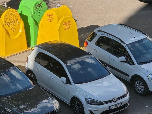 Фольксваген e-Golf, объемом двигателя 0 л и пробегом 115 тыс. км за 14300 $, фото 1 на Automoto.ua