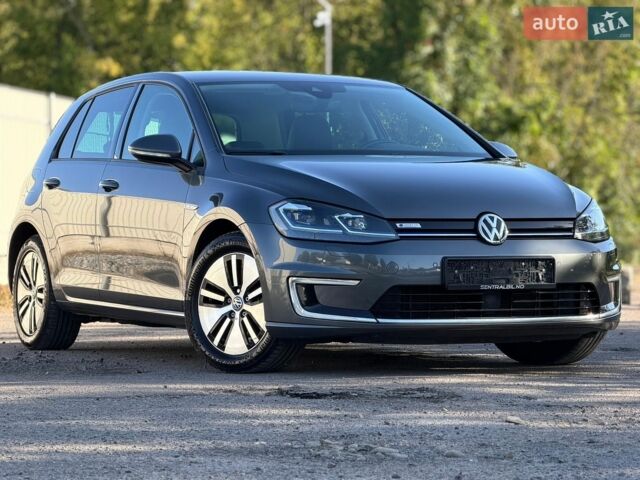 Фольксваген e-Golf, объемом двигателя 0 л и пробегом 130 тыс. км за 13999 $, фото 1 на Automoto.ua