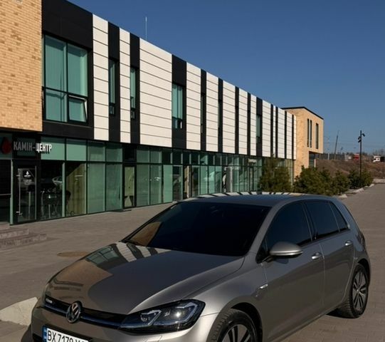 Фольксваген e-Golf, объемом двигателя 0 л и пробегом 114 тыс. км за 12700 $, фото 1 на Automoto.ua