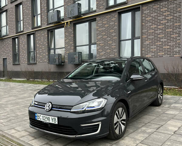 Фольксваген e-Golf, объемом двигателя 0 л и пробегом 49 тыс. км за 14600 $, фото 1 на Automoto.ua