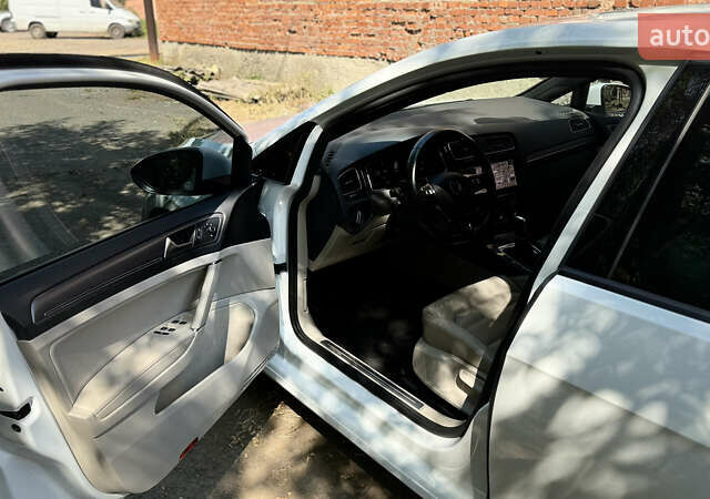 Фольксваген e-Golf, объемом двигателя 0 л и пробегом 53 тыс. км за 16200 $, фото 1 на Automoto.ua