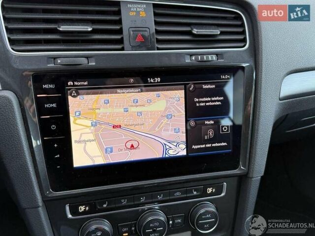 Фольксваген e-Golf, объемом двигателя 0 л и пробегом 32 тыс. км за 14299 $, фото 1 на Automoto.ua