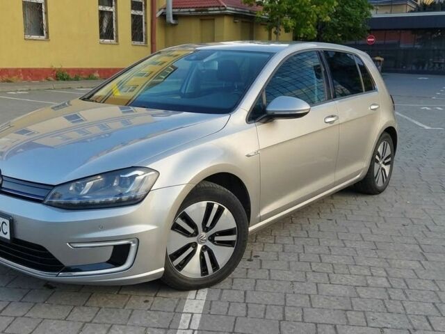 Серый Фольксваген e-Golf, объемом двигателя 0 л и пробегом 98 тыс. км за 8000 $, фото 1 на Automoto.ua