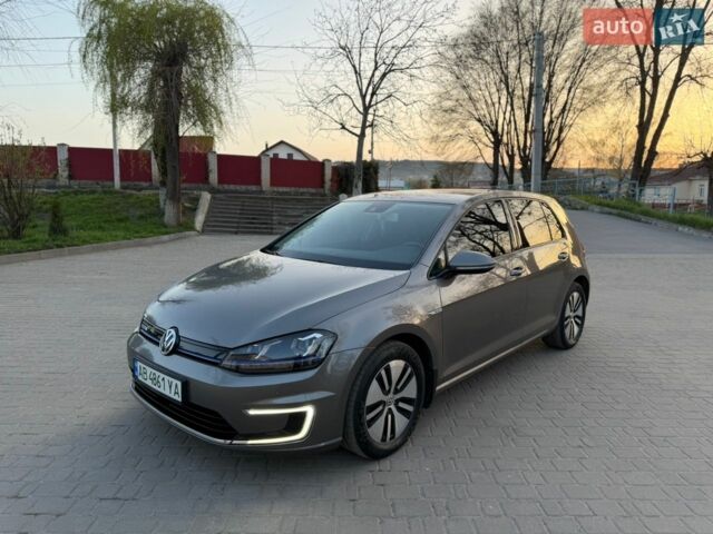 Серый Фольксваген e-Golf, объемом двигателя 0 л и пробегом 115 тыс. км за 10000 $, фото 1 на Automoto.ua