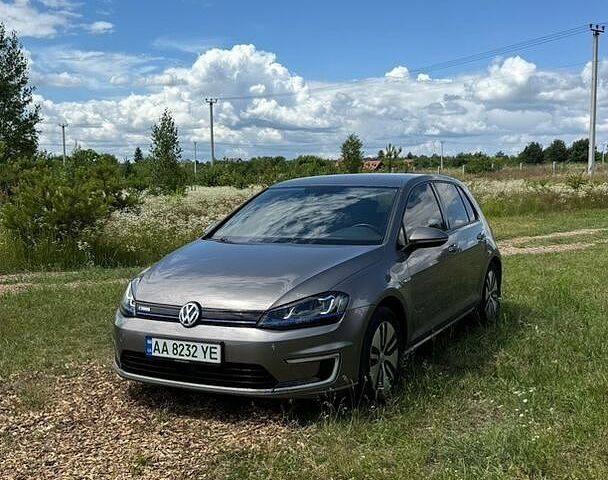 Сірий Фольксваген e-Golf, об'ємом двигуна 0 л та пробігом 117 тис. км за 10900 $, фото 1 на Automoto.ua