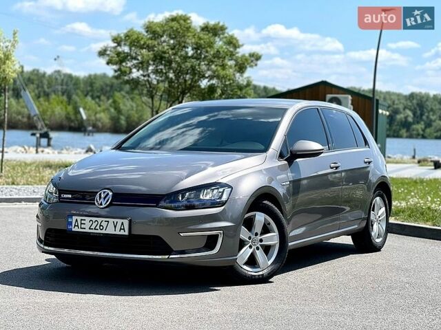 Серый Фольксваген e-Golf, объемом двигателя 0 л и пробегом 108 тыс. км за 10600 $, фото 1 на Automoto.ua