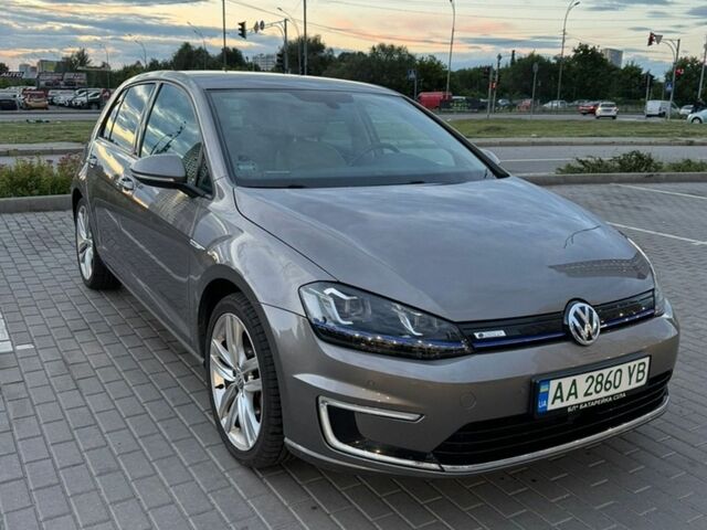 Сірий Фольксваген e-Golf, об'ємом двигуна 0 л та пробігом 96 тис. км за 10500 $, фото 1 на Automoto.ua
