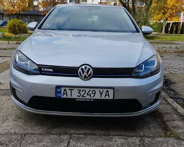 Серый Фольксваген e-Golf, объемом двигателя 0 л и пробегом 130 тыс. км за 8800 $, фото 1 на Automoto.ua
