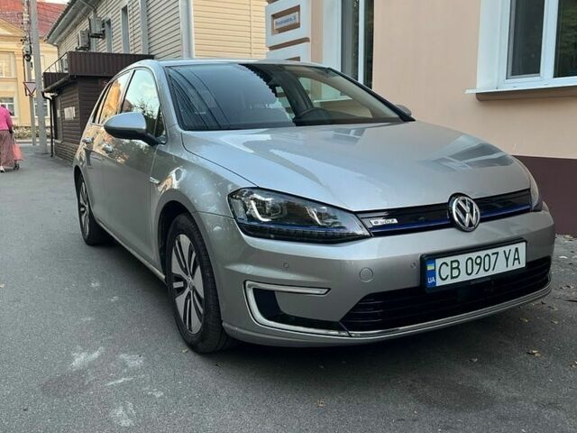 Серый Фольксваген e-Golf, объемом двигателя 0 л и пробегом 136 тыс. км за 8500 $, фото 1 на Automoto.ua