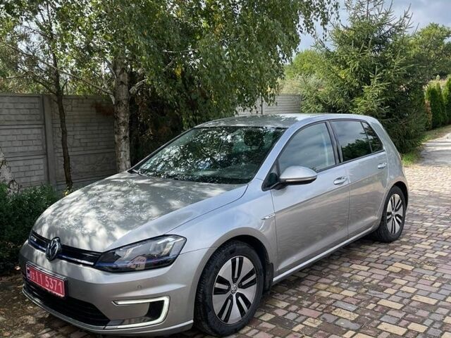 Серый Фольксваген e-Golf, объемом двигателя 0 л и пробегом 164 тыс. км за 8199 $, фото 1 на Automoto.ua