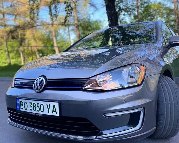 Серый Фольксваген e-Golf, объемом двигателя 0 л и пробегом 43 тыс. км за 8899 $, фото 1 на Automoto.ua