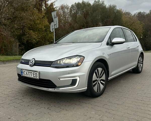 Серый Фольксваген e-Golf, объемом двигателя 0 л и пробегом 114 тыс. км за 8500 $, фото 1 на Automoto.ua