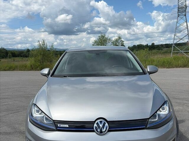 Серый Фольксваген e-Golf, объемом двигателя 0 л и пробегом 162 тыс. км за 8000 $, фото 1 на Automoto.ua
