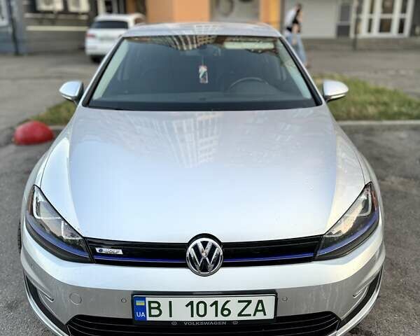 Серый Фольксваген e-Golf, объемом двигателя 0 л и пробегом 78 тыс. км за 8200 $, фото 1 на Automoto.ua