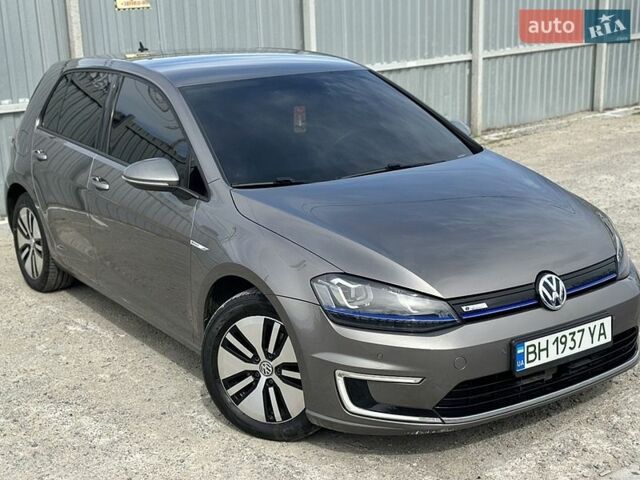 Серый Фольксваген e-Golf, объемом двигателя 0 л и пробегом 136 тыс. км за 8000 $, фото 1 на Automoto.ua