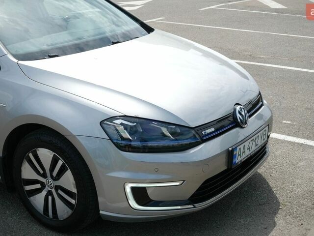 Серый Фольксваген e-Golf, объемом двигателя 0 л и пробегом 147 тыс. км за 9999 $, фото 1 на Automoto.ua