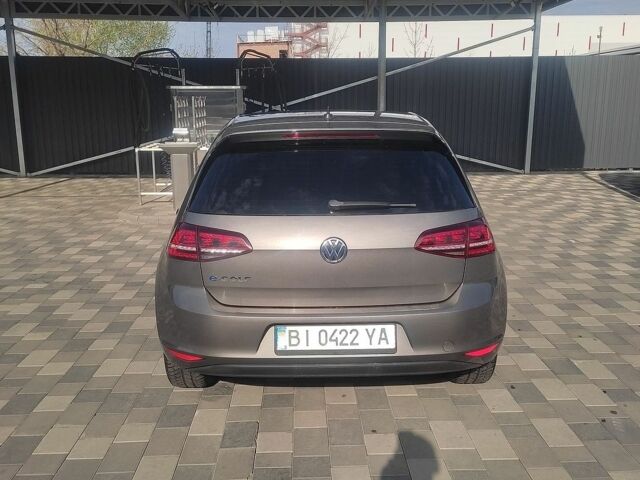 Серый Фольксваген e-Golf, объемом двигателя 0 л и пробегом 200 тыс. км за 8500 $, фото 1 на Automoto.ua