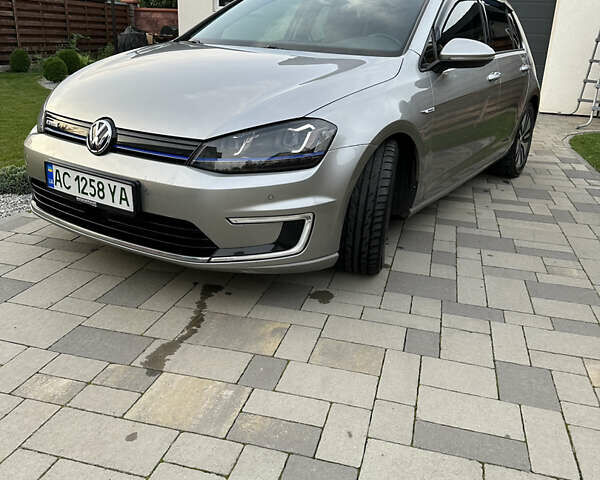 Серый Фольксваген e-Golf, объемом двигателя 0 л и пробегом 143 тыс. км за 9500 $, фото 1 на Automoto.ua