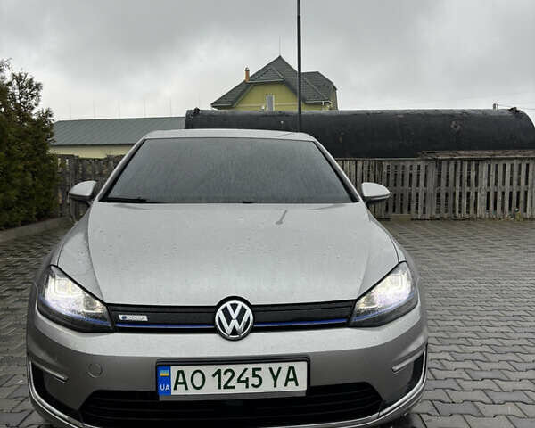 Серый Фольксваген e-Golf, объемом двигателя 0 л и пробегом 129 тыс. км за 10300 $, фото 1 на Automoto.ua