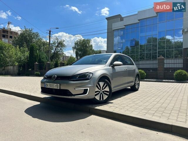 Серый Фольксваген e-Golf, объемом двигателя 0 л и пробегом 60 тыс. км за 9550 $, фото 1 на Automoto.ua