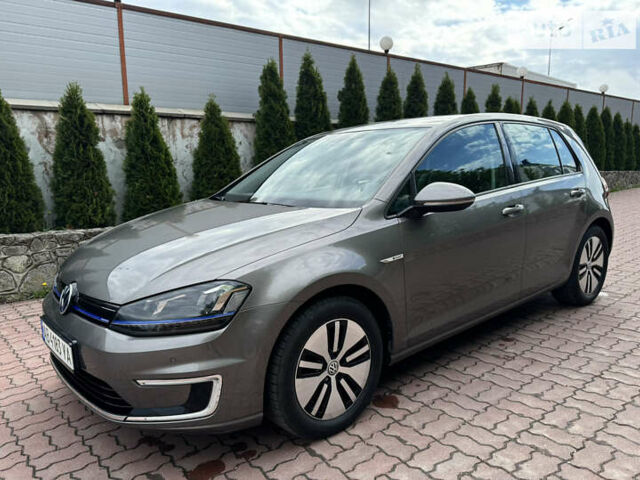 Серый Фольксваген e-Golf, объемом двигателя 0 л и пробегом 88 тыс. км за 11400 $, фото 1 на Automoto.ua