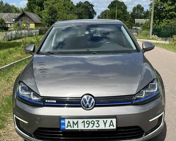 Серый Фольксваген e-Golf, объемом двигателя 0 л и пробегом 128 тыс. км за 10700 $, фото 1 на Automoto.ua