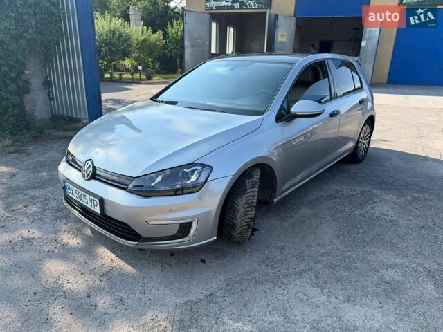 Серый Фольксваген e-Golf, объемом двигателя 0 л и пробегом 180 тыс. км за 7850 $, фото 1 на Automoto.ua