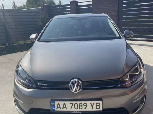 Серый Фольксваген e-Golf, объемом двигателя 0 л и пробегом 132 тыс. км за 8500 $, фото 1 на Automoto.ua