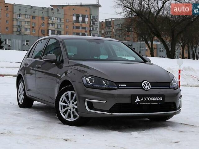 Серый Фольксваген e-Golf, объемом двигателя 0 л и пробегом 134 тыс. км за 10500 $, фото 1 на Automoto.ua