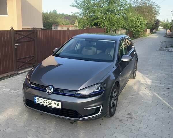 Серый Фольксваген e-Golf, объемом двигателя 0 л и пробегом 72 тыс. км за 12400 $, фото 1 на Automoto.ua