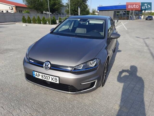 Серый Фольксваген e-Golf, объемом двигателя 0 л и пробегом 95 тыс. км за 10900 $, фото 1 на Automoto.ua