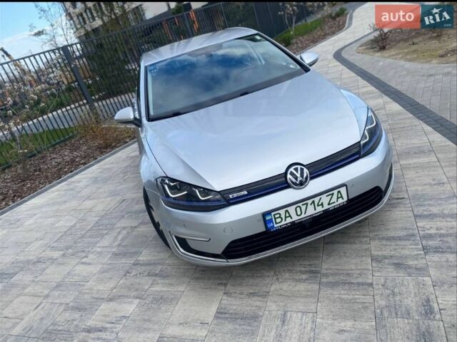 Серый Фольксваген e-Golf, объемом двигателя 0 л и пробегом 143 тыс. км за 8500 $, фото 1 на Automoto.ua