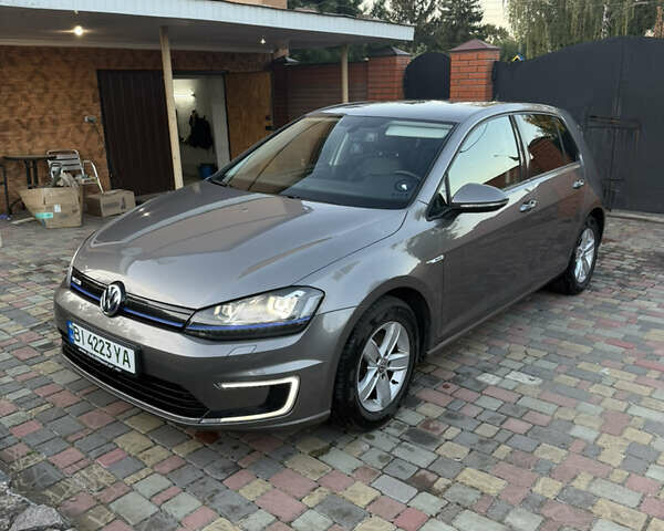 Серый Фольксваген e-Golf, объемом двигателя 0 л и пробегом 160 тыс. км за 9500 $, фото 1 на Automoto.ua