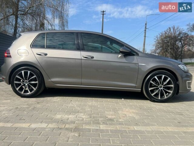 Сірий Фольксваген e-Golf, об'ємом двигуна 0 л та пробігом 106 тис. км за 11111 $, фото 1 на Automoto.ua