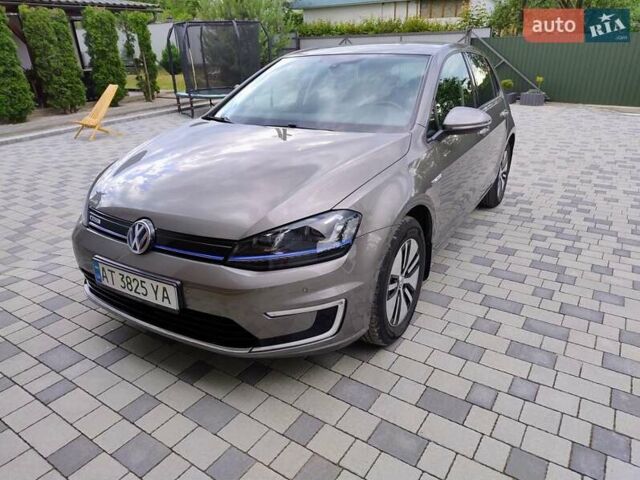 Серый Фольксваген e-Golf, объемом двигателя 0 л и пробегом 135 тыс. км за 8999 $, фото 1 на Automoto.ua