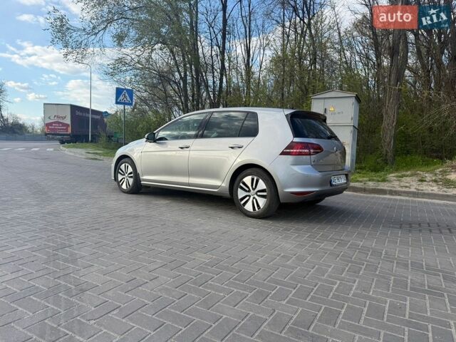 Серый Фольксваген e-Golf, объемом двигателя 0 л и пробегом 132 тыс. км за 9300 $, фото 1 на Automoto.ua