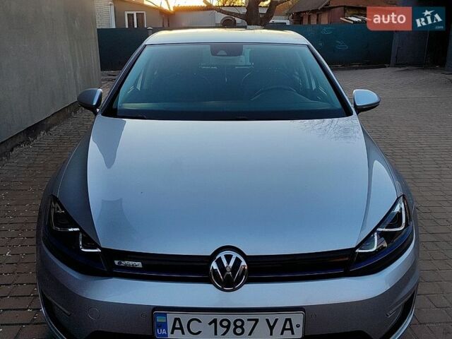 Серый Фольксваген e-Golf, объемом двигателя 0 л и пробегом 172 тыс. км за 8600 $, фото 1 на Automoto.ua