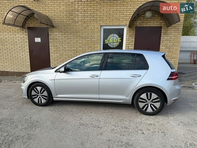 Серый Фольксваген e-Golf, объемом двигателя 0 л и пробегом 124 тыс. км за 9750 $, фото 1 на Automoto.ua