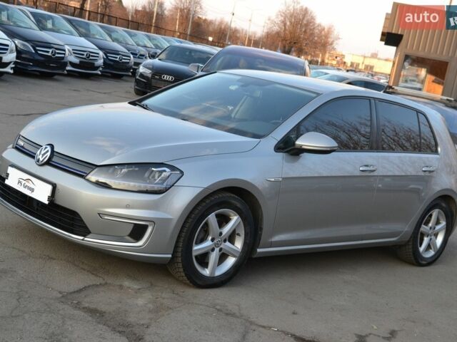 Серый Фольксваген e-Golf, объемом двигателя 0 л и пробегом 87 тыс. км за 9000 $, фото 1 на Automoto.ua