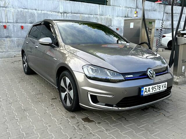 Серый Фольксваген e-Golf, объемом двигателя 100 л и пробегом 145 тыс. км за 8700 $, фото 1 на Automoto.ua