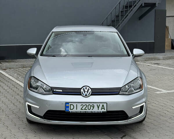 Серый Фольксваген e-Golf, объемом двигателя 0 л и пробегом 106 тыс. км за 7500 $, фото 1 на Automoto.ua