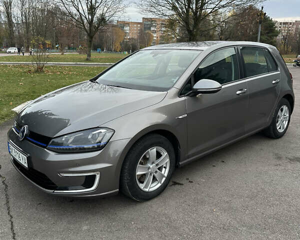 Серый Фольксваген e-Golf, объемом двигателя 0 л и пробегом 103 тыс. км за 8500 $, фото 1 на Automoto.ua