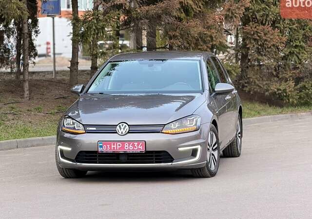 Серый Фольксваген e-Golf, объемом двигателя 0 л и пробегом 136 тыс. км за 8450 $, фото 1 на Automoto.ua