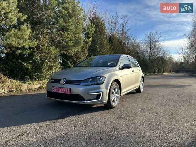 Серый Фольксваген e-Golf, объемом двигателя 0 л и пробегом 60 тыс. км за 9463 $, фото 1 на Automoto.ua